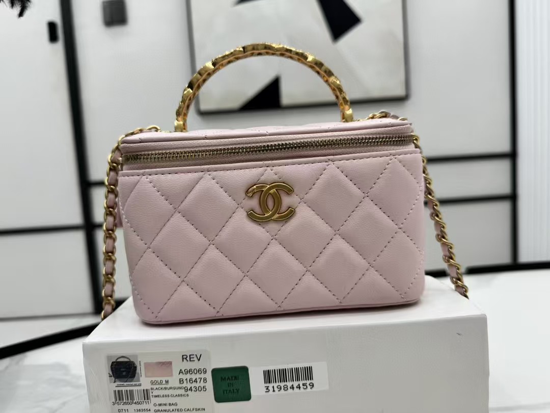 Chanel VANITY WITH CHAIN A96069 Lambskin Gold-Tone Metal Pink High