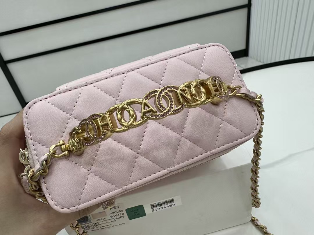 Chanel VANITY WITH CHAIN A96069 Lambskin Gold-Tone Metal Pink High