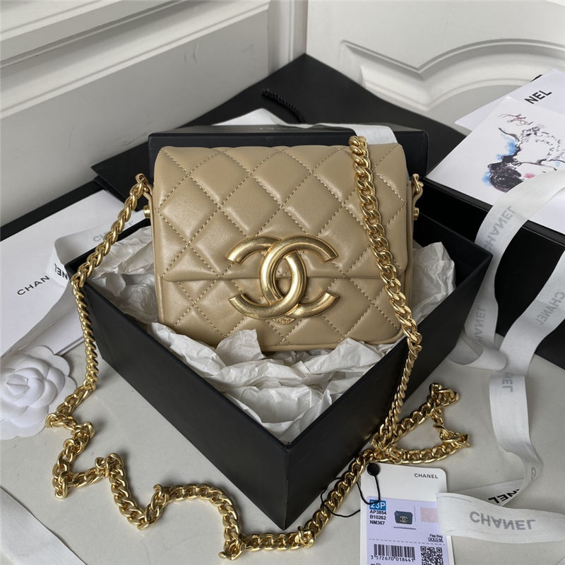 Chanel CLUTCH WITH CHAIN Shiny Lambskin & Gold-Tone Metal AP3854 Beige A