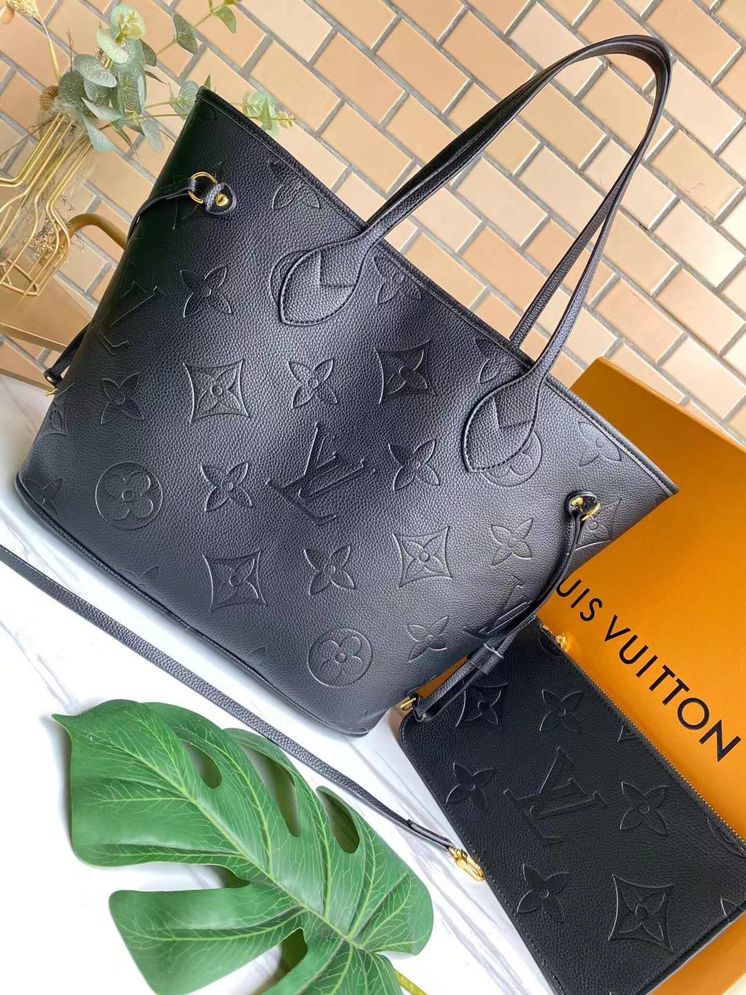 Louis Vuitton Neverfull MM Bag Black Monogram Mid