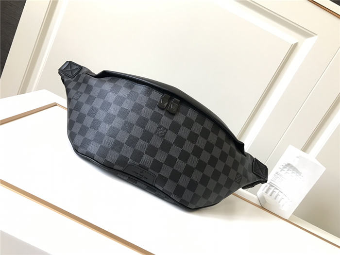 Louis Vuitton Discovery Bumbag Damier Graphite