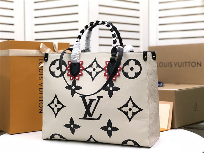 Louis Vuitton LV CRAFTY ONTHEGO GM Bag Crème