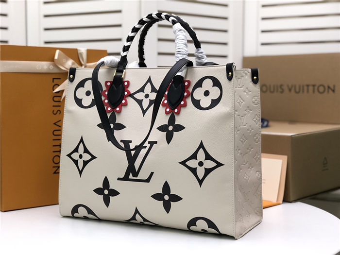 Louis Vuitton LV CRAFTY ONTHEGO GM Bag Crème