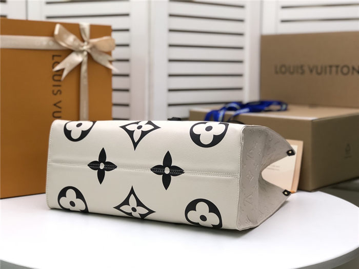 Louis Vuitton LV CRAFTY ONTHEGO GM Bag Crème