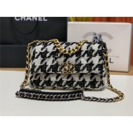 Chanel 19 Flap Bag Tweed Gold-Tone Houndstooth Black-White High