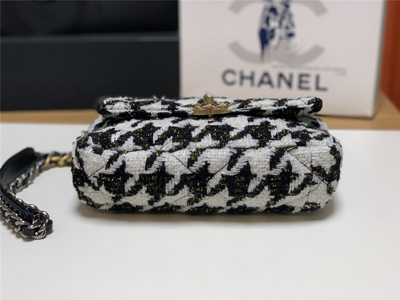 Chanel 19 Flap Bag Tweed Gold-Tone Houndstooth Black-White High