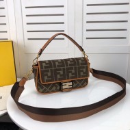 Fendi BAGUETTE Green canvas bag Mid