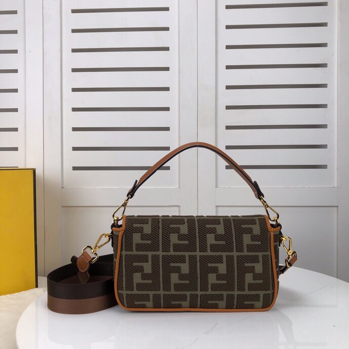 Fendi BAGUETTE Green canvas bag Mid