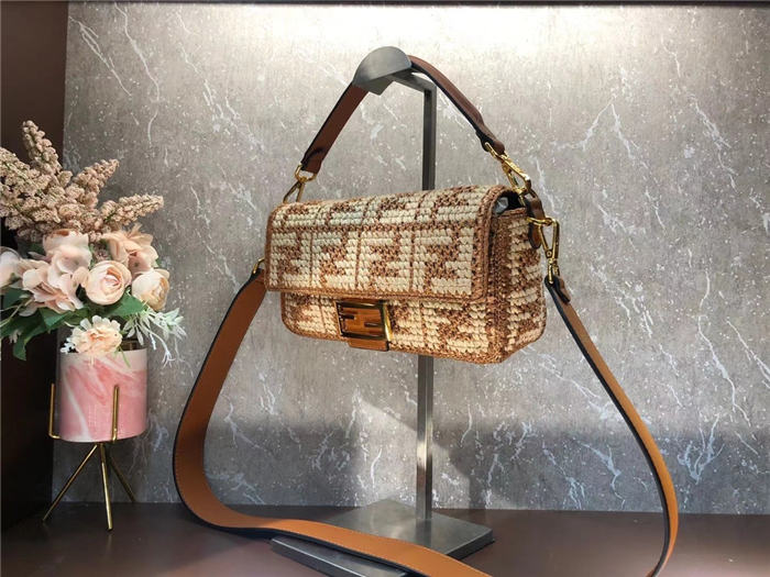 Fendi BAGUETTE raffia FF bag Beige Mid