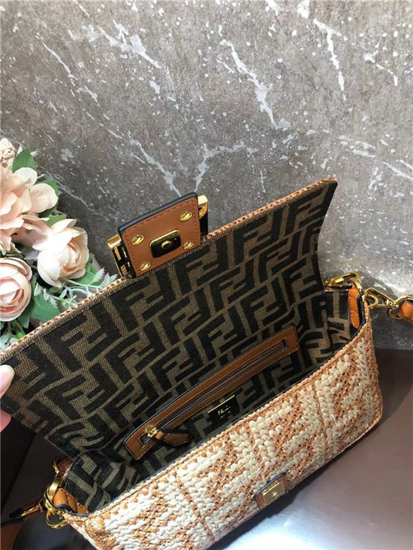 Fendi BAGUETTE raffia FF bag Beige Mid