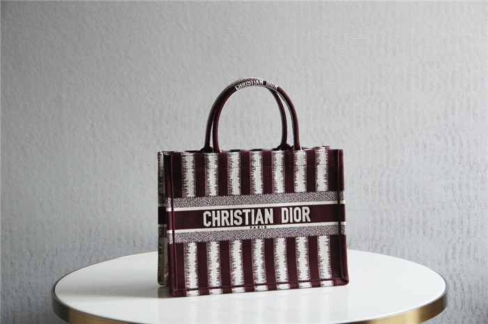 Dior MEDIUM BOOK TOTE Embroidery Burgundy mid