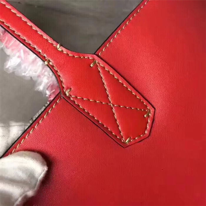 Gucci Reversible GG Tote Red mid