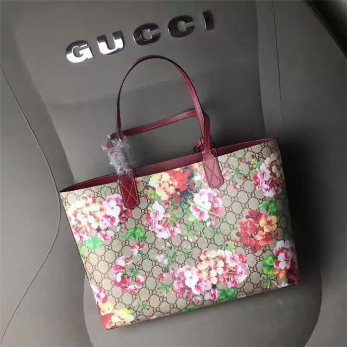 Gucci Reversible GG Tote Red mid