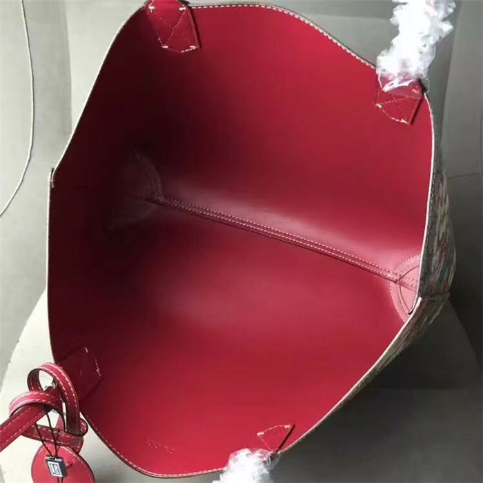 Gucci Reversible GG Tote Red mid