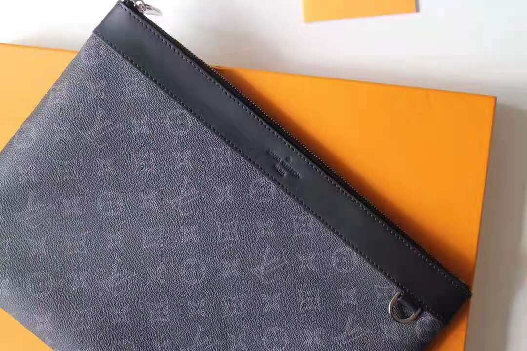 Louis Vuitton DISCOVERY POCHETTE Monogram Eclipse M62291 High