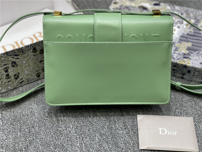 30 MONTAIGNE BAG Grained Calfskin Green mid