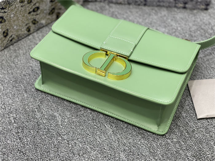 30 MONTAIGNE BAG Grained Calfskin Green mid