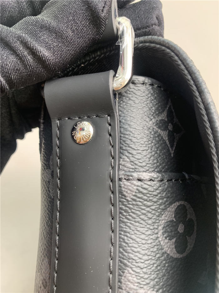 Louis Vuitton DISTRICT PM Monogram Eclipse High