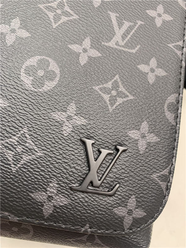 Louis Vuitton DISTRICT MM Monogram Eclipse High