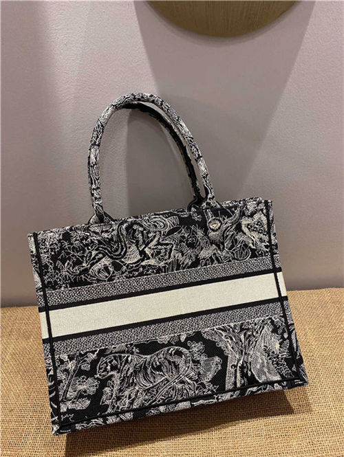 MEDIUM Dior BOOK TOTE Toile de Jouy Reverse Embroidery Black Mid