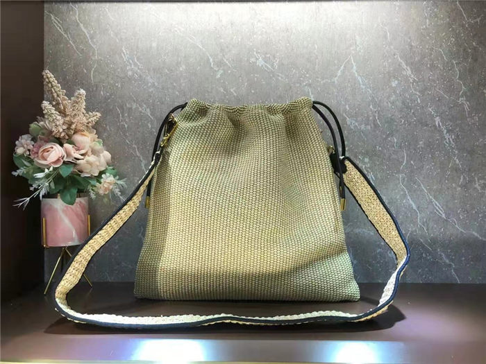 Fendi PACK MEDIUM POUCH Raffia Beige Mid