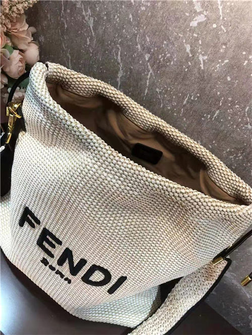 Fendi PACK MEDIUM POUCH Raffia Off-white Mid