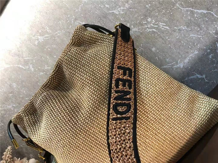 Fendi PACK MEDIUM POUCH Raffia Camel Mid