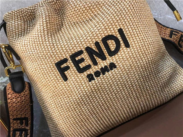 Fendi PACK SMALL POUCH Raffia Camel Mid