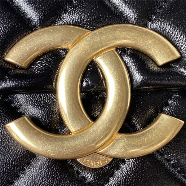 Chanel CLUTCH WITH CHAIN Shiny Lambskin & Gold-Tone Metal AP3854 Black A