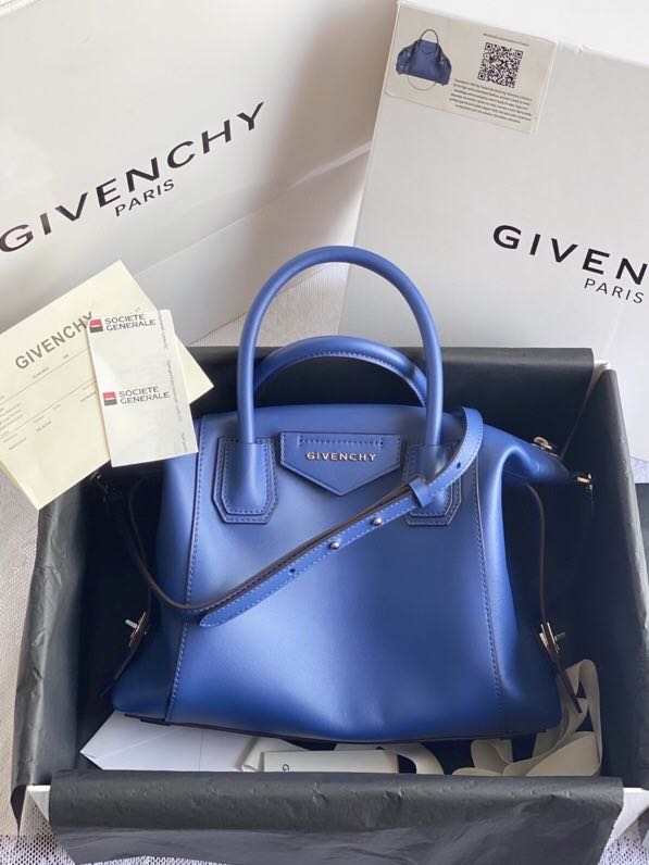 Givenchy SMALL ANTIGONA SOFT BAG IN SMOOTH LEATHER Royal Blue High