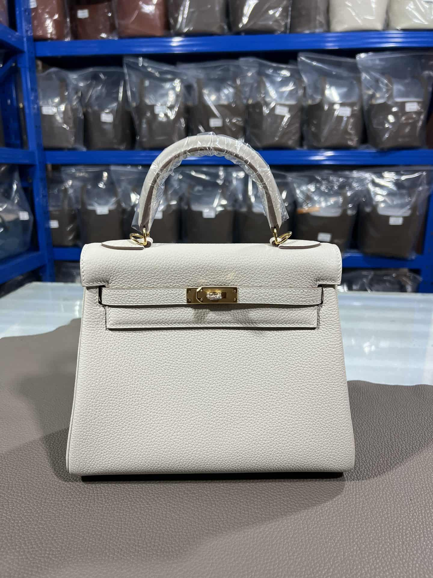 Hermes Kelly 25/28cm Retourne Bag Togo Leather In White WAX High