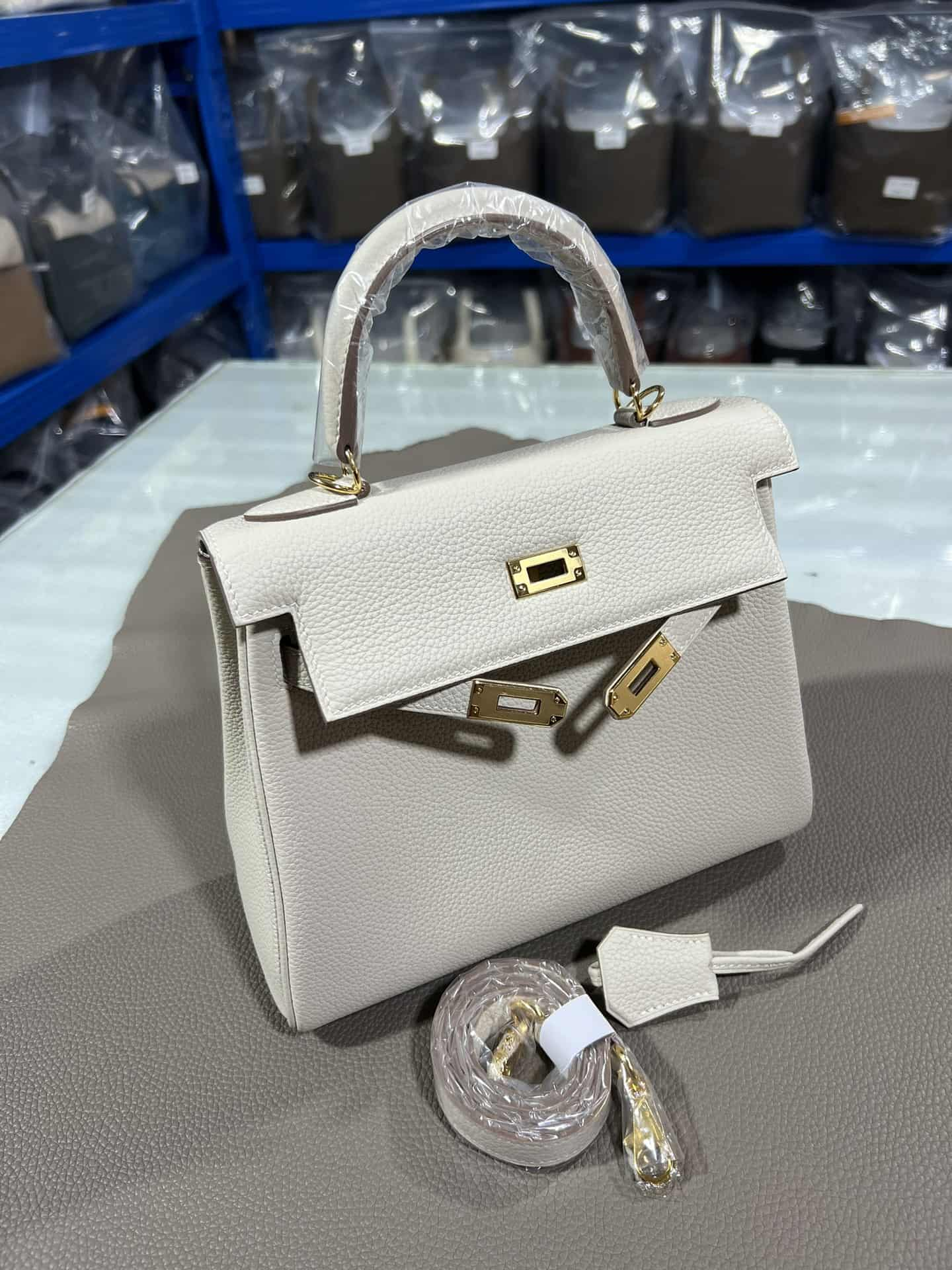 Hermes Kelly 25/28cm Retourne Bag Togo Leather In White WAX High