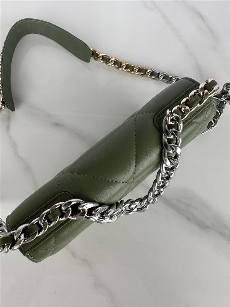 Chanel 19 WALLET ON CHAIN-A Shiny Lambskin, Gold/Silver-Tone & Ruthenium-Finish Metal Green A