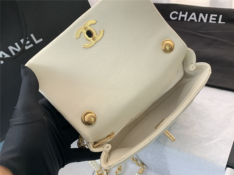 MINI FLAP BAG Calfskin, Imitation Pearls & Gold-Tone Metal White High