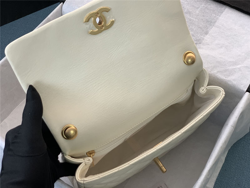 SMALL FLAP BAG Calfskin, Imitation Pearls & Gold-Tone Metal White High