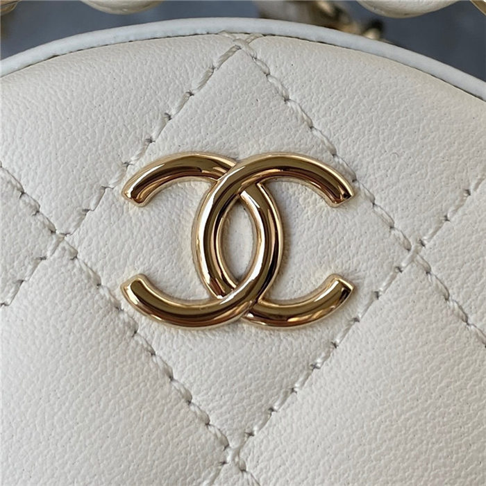 CLUTCH WITH CHAIN Lambskin & Gold Metal White A