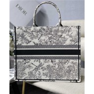 LARGE Dior BOOK TOTE Embroidery High