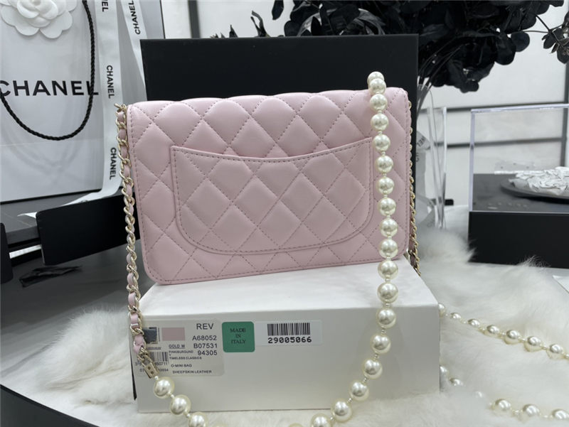 Chanel Wallet on Chain Lambskin Imitation Pearls & Gold-Tone Metal Pink High