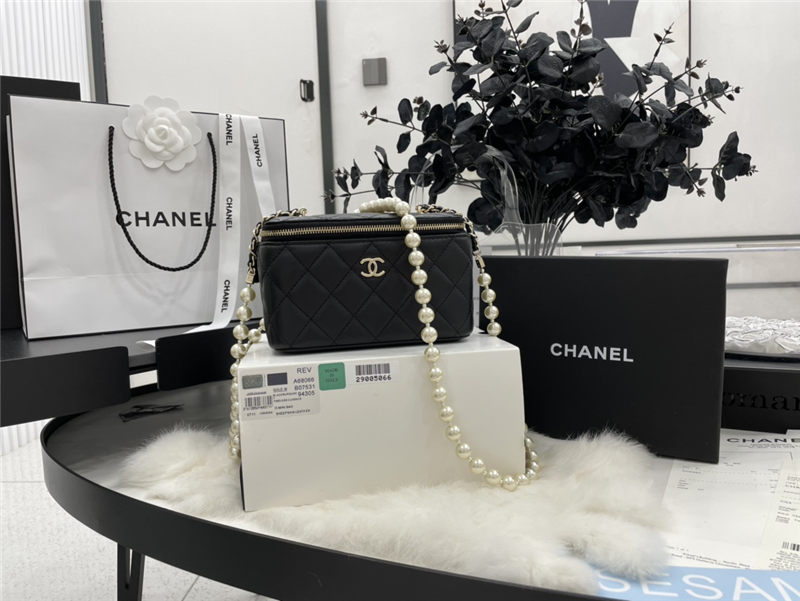 Chanel VANITY WITH CHAIN Lambskin Imitation Pearls & Gold-Tone Metal Black High