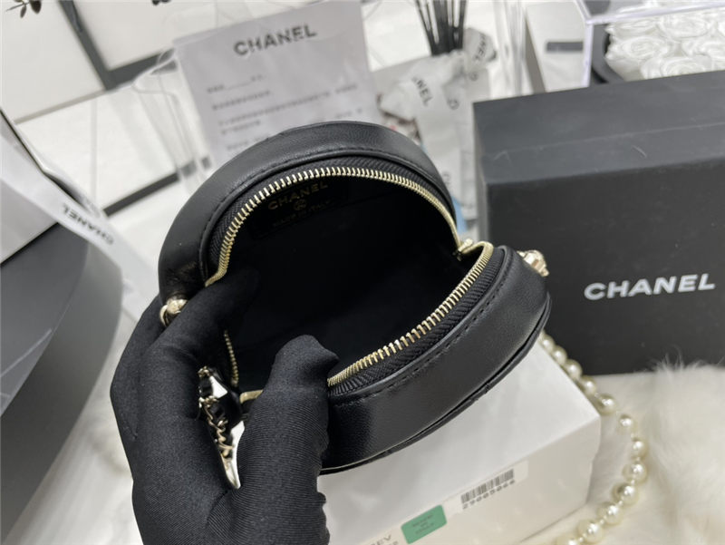 Chanel CLUTCH WITH CHAIN Lambskin Imitation Pearls & Gold-Tone Metal Black High