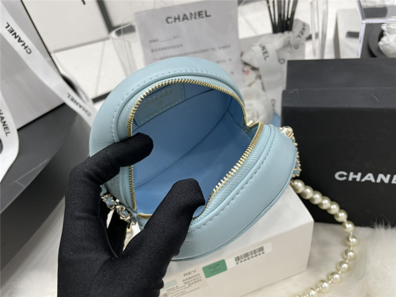 Chanel CLUTCH WITH CHAIN Lambskin Imitation Pearls & Gold-Tone Metal Blue High