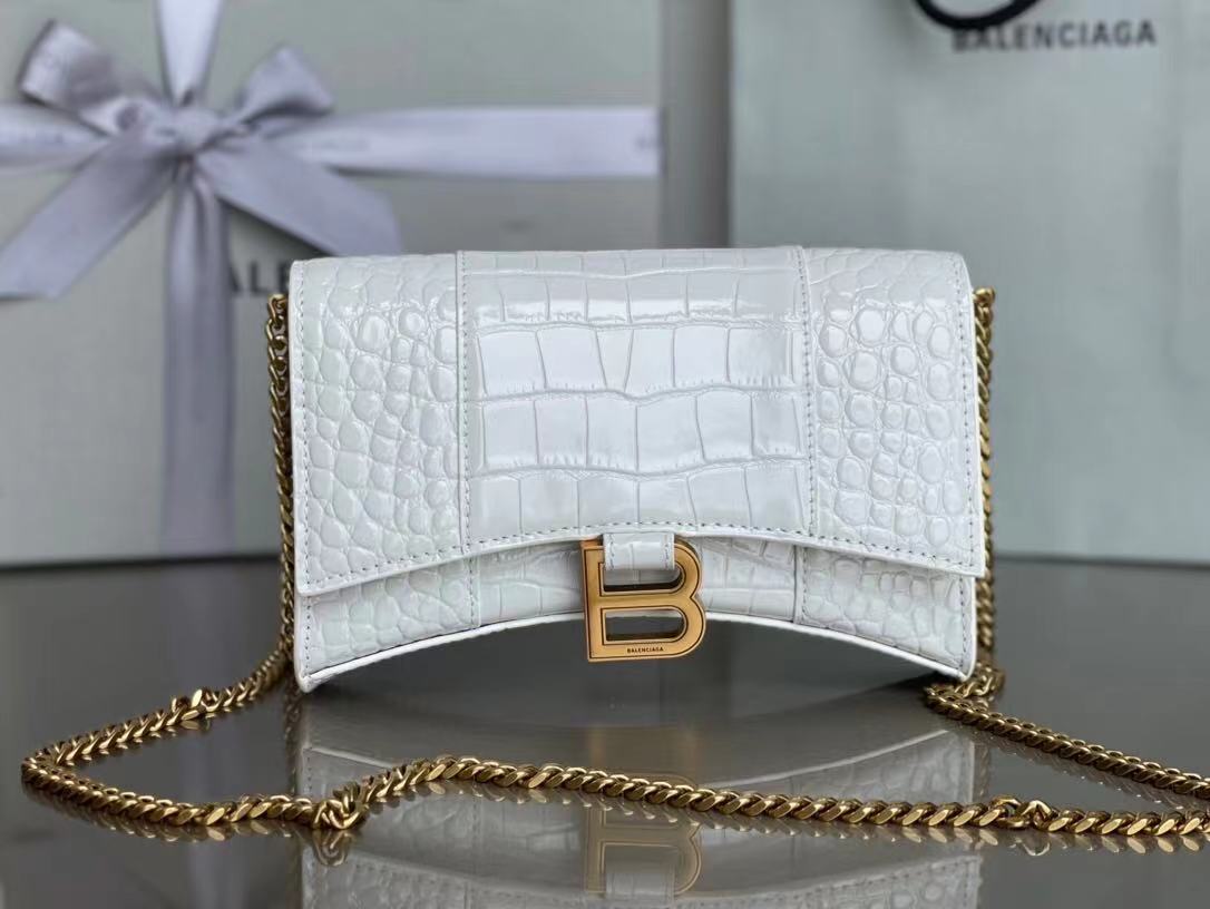 WOMEN'S HOURGLASS WALLET ON CHAIN IN Shiny Crocodile Embossed White High