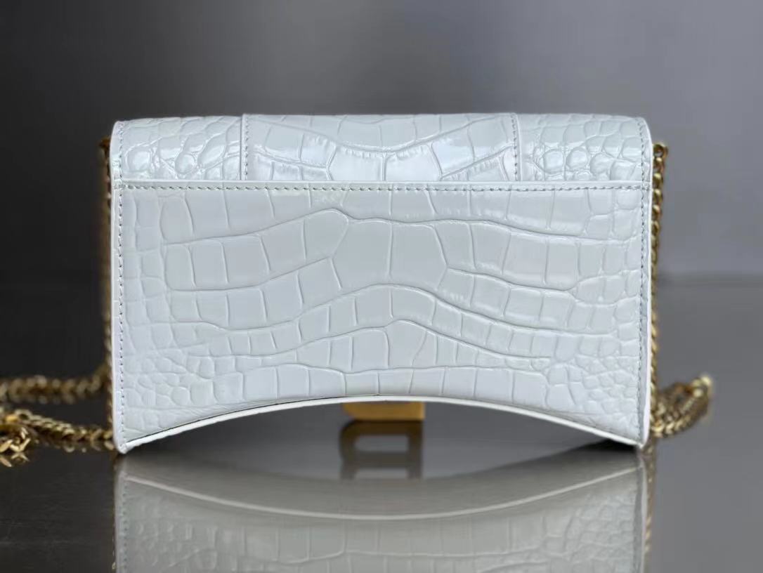 WOMEN'S HOURGLASS WALLET ON CHAIN IN Shiny Crocodile Embossed White High