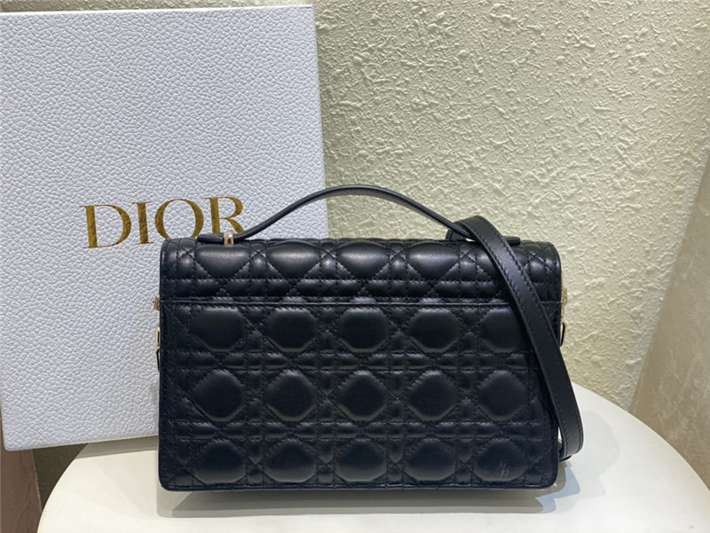 BOLSO MISS DIOR TOP HANDLE Cannage Lambskin Black High