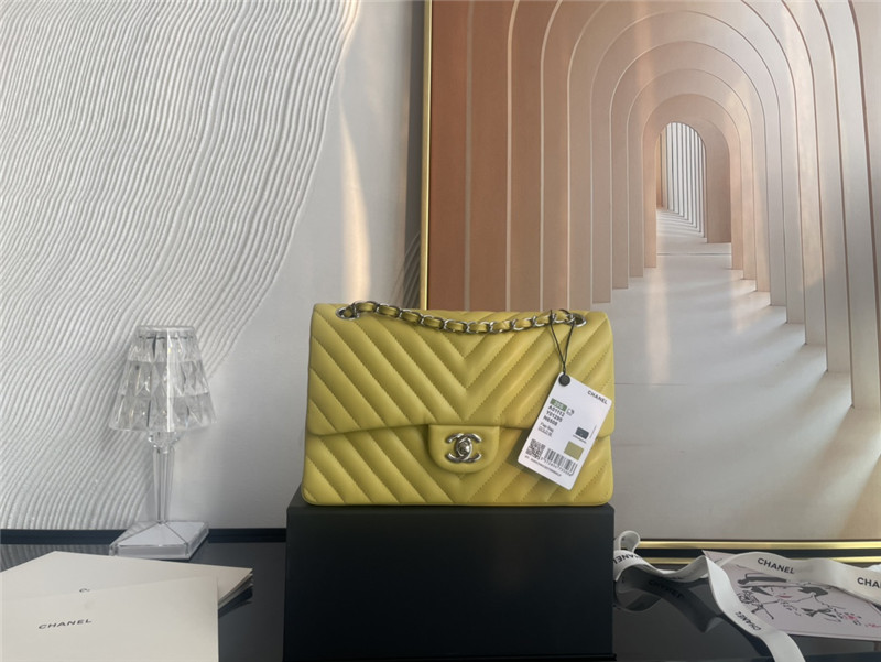 Medium CLASSIC HANDBAG Chevrons Pattern Lambskin Yellow Silver Metal A