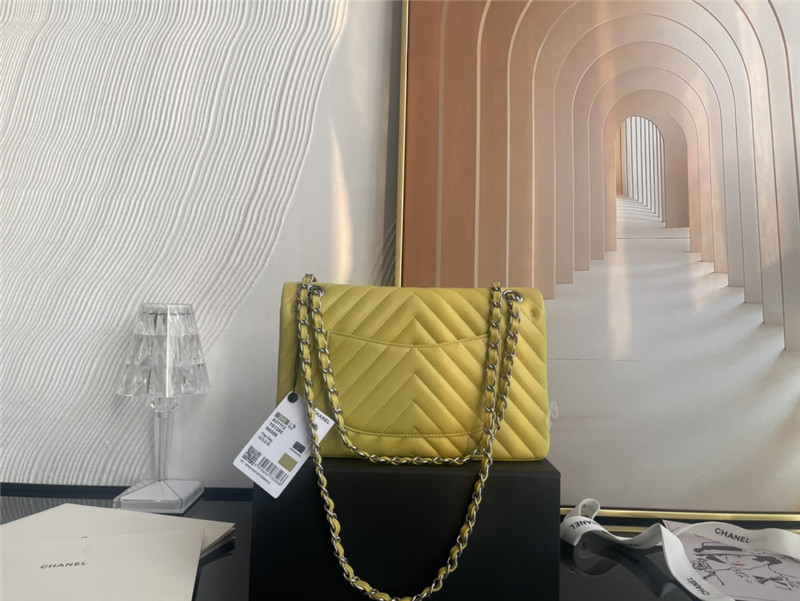 Medium CLASSIC HANDBAG Chevrons Pattern Lambskin Yellow Silver Metal A