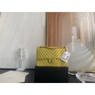 Medium CLASSIC HANDBAG Chevrons Pattern Lambskin Yellow Gold Metal A