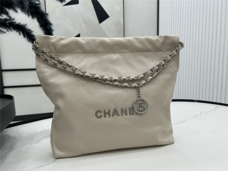 Chanel 22 SMALL HANDBAG Shiny Calfskin & Gold-Tone Metal AS3260 Nude High