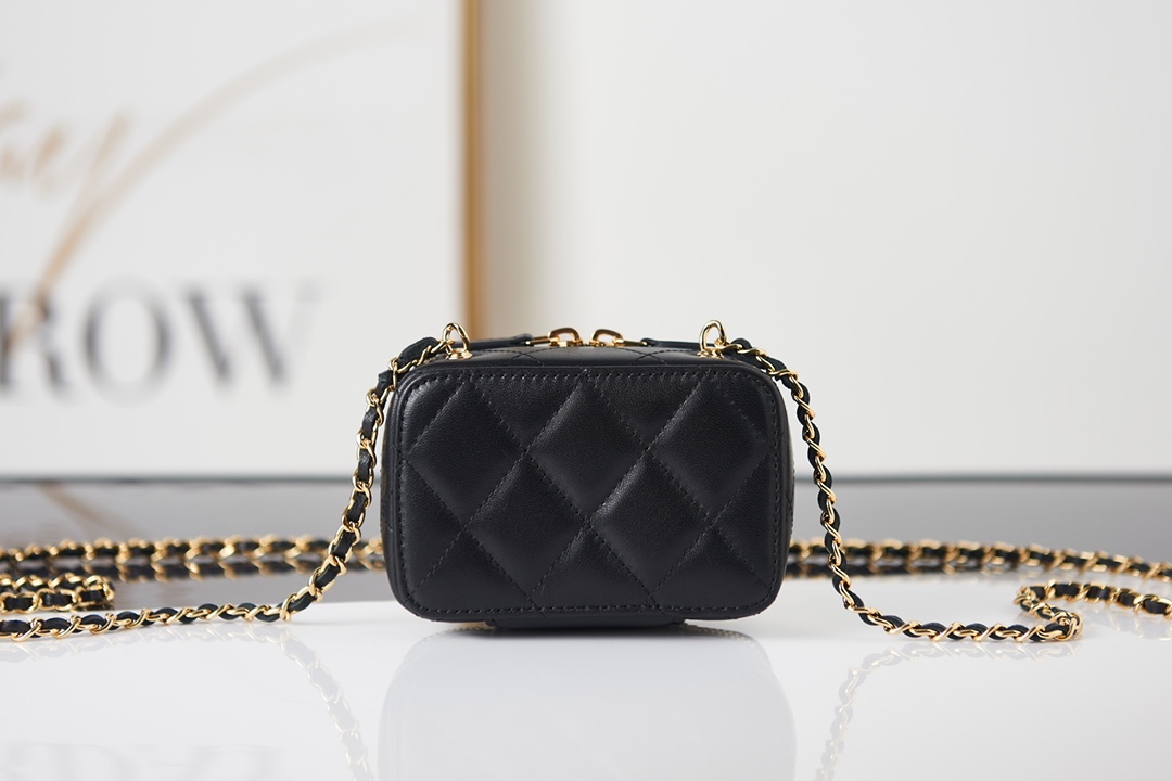 Chanel CLUTCH WITH CHAIN Lambskin & Gold-Tone Metal AP2393 Black High