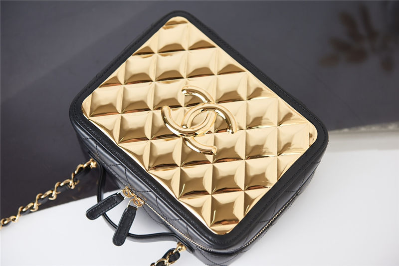 Chanel VANITY CASE Lambskin & Gold Metal AS2900 Black High